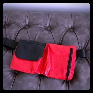 Kendall and Kylie Fanny pack